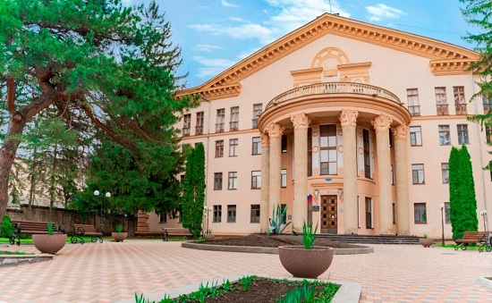 Здание центрального военного санатория
